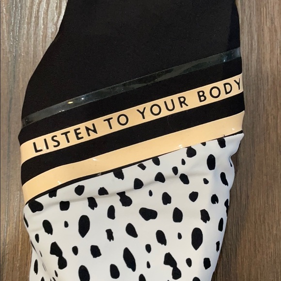 Sarah’s Day White Fox Boutique Dalmatian Speckled Black Leggings - Size L - Picture 4 of 9